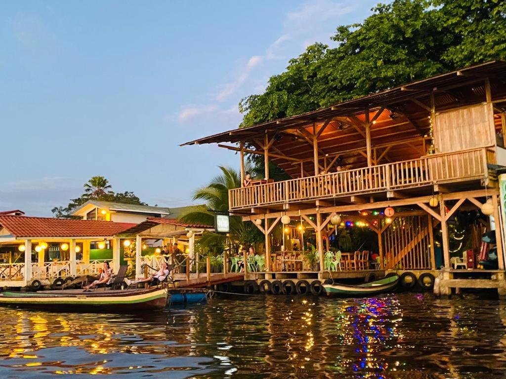 El Hostel Del Patio Tortuguero Eksteriør billede