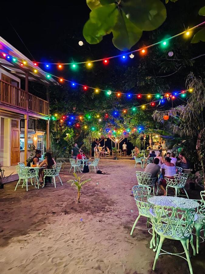 El Hostel Del Patio Tortuguero Eksteriør billede